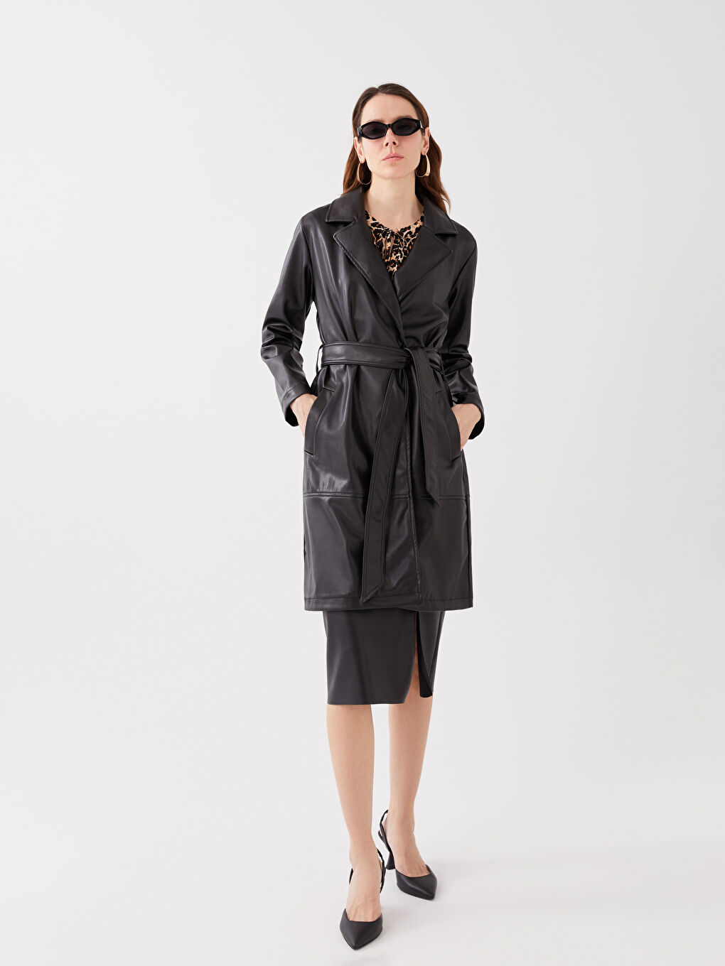 Siyah Ceket Yaka Düz Uzun Kollu Deri Görünümlü Kadın Trençkot-4