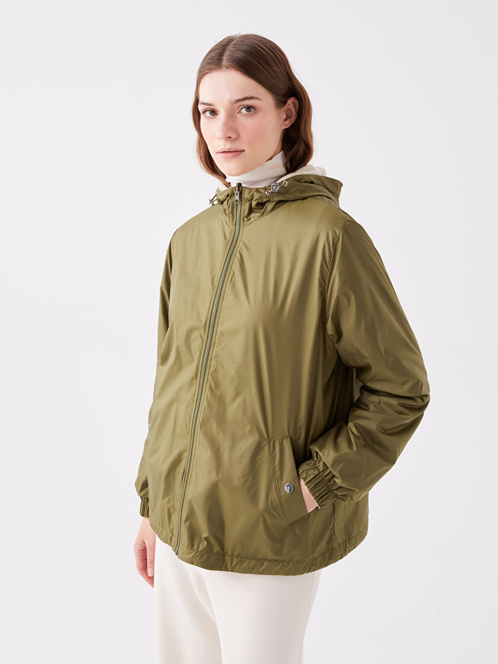 پالتۆی بەر بارانی کڵاودار سادە بۆ ژنان-1