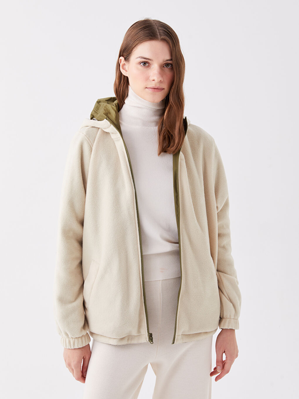 پالتۆی بەر بارانی کڵاودار سادە بۆ ژنان-2