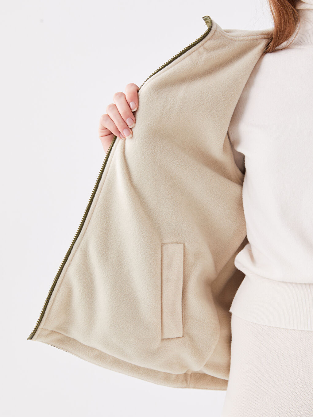 پالتۆی بەر بارانی کڵاودار سادە بۆ ژنان-4