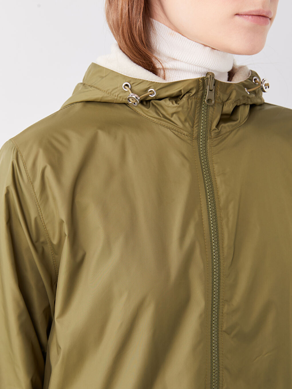 پالتۆی بەر بارانی کڵاودار سادە بۆ ژنان-5