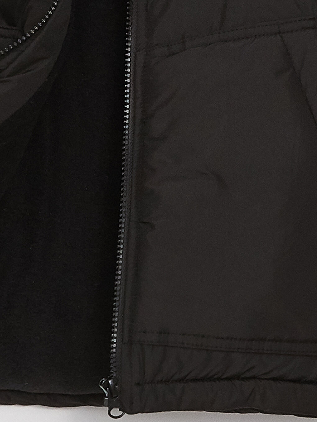 Siyah Kapüşonlu Erkek Çocuk Mont-2