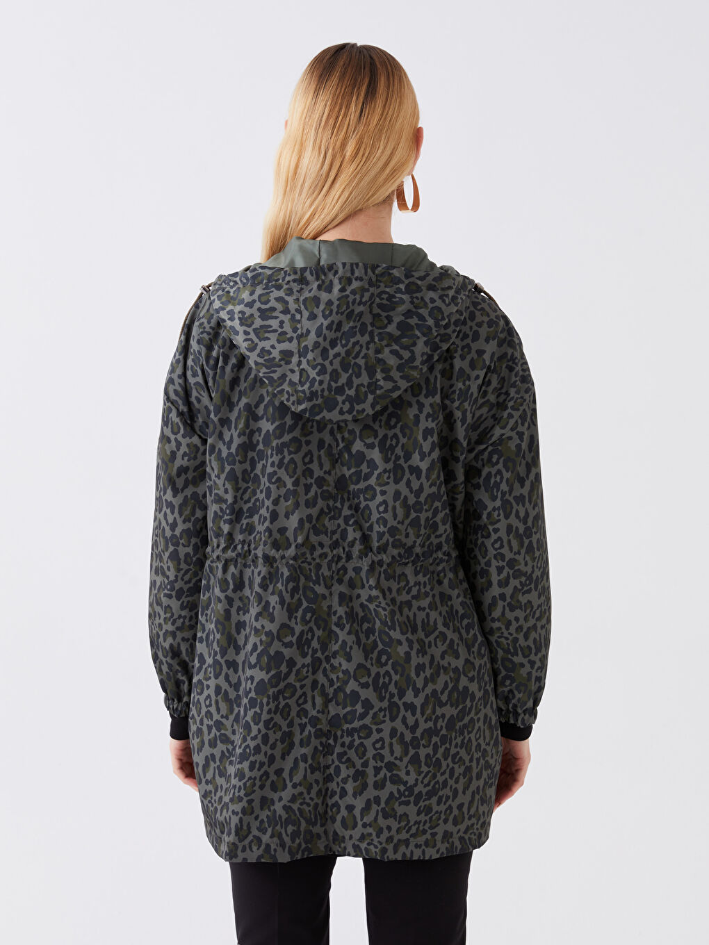 Haki Kapüşonlu Baskılı Uzun Kollu Oversize Kadın Yağmurluk-5