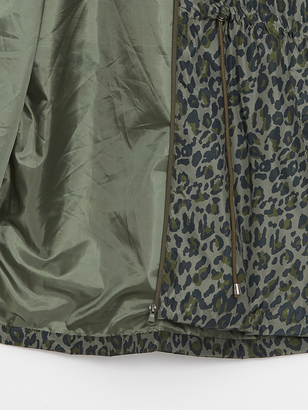 Haki Kapüşonlu Baskılı Uzun Kollu Oversize Kadın Yağmurluk-7