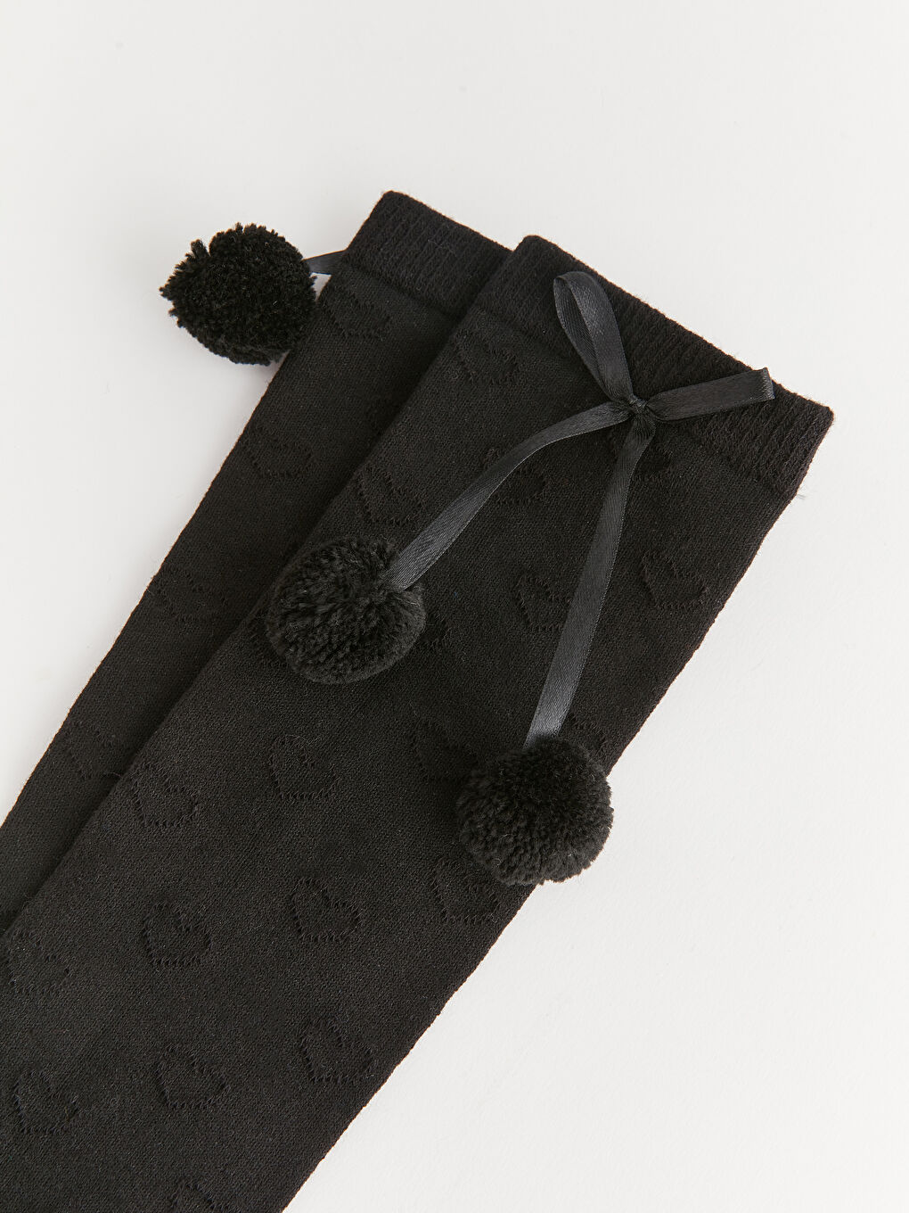 جوارب بنات منقوشة بنفس النقشة-2