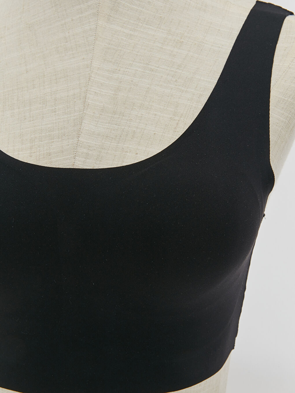 Non-Wired Non-Padded Plain Seamless Sports Bra-2