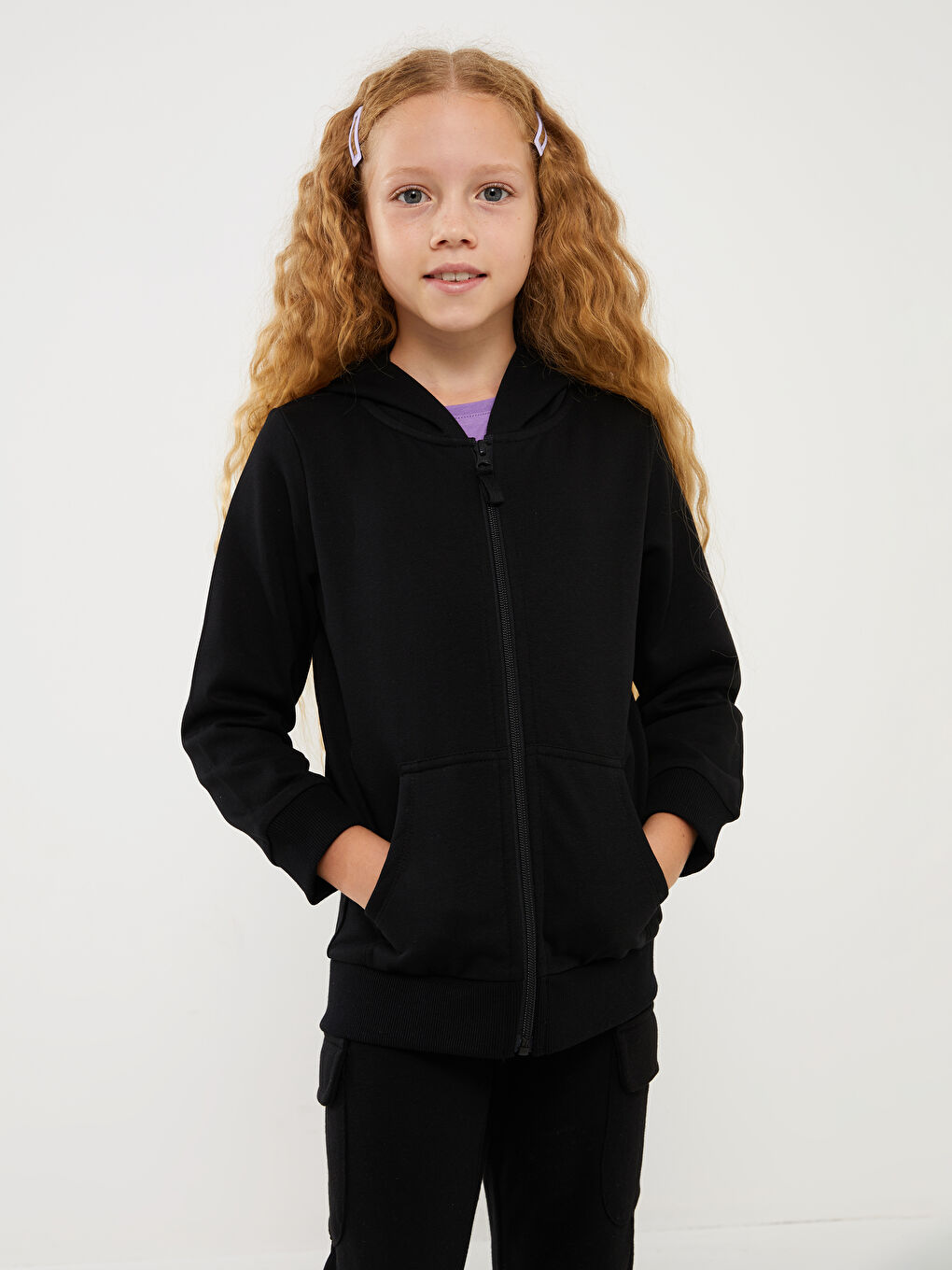 LCW Kids Yeni Siyah Kapüşonlu Basic Uzun Kollu Kız Çocuk Fermuarlı Sweatshirt - 1