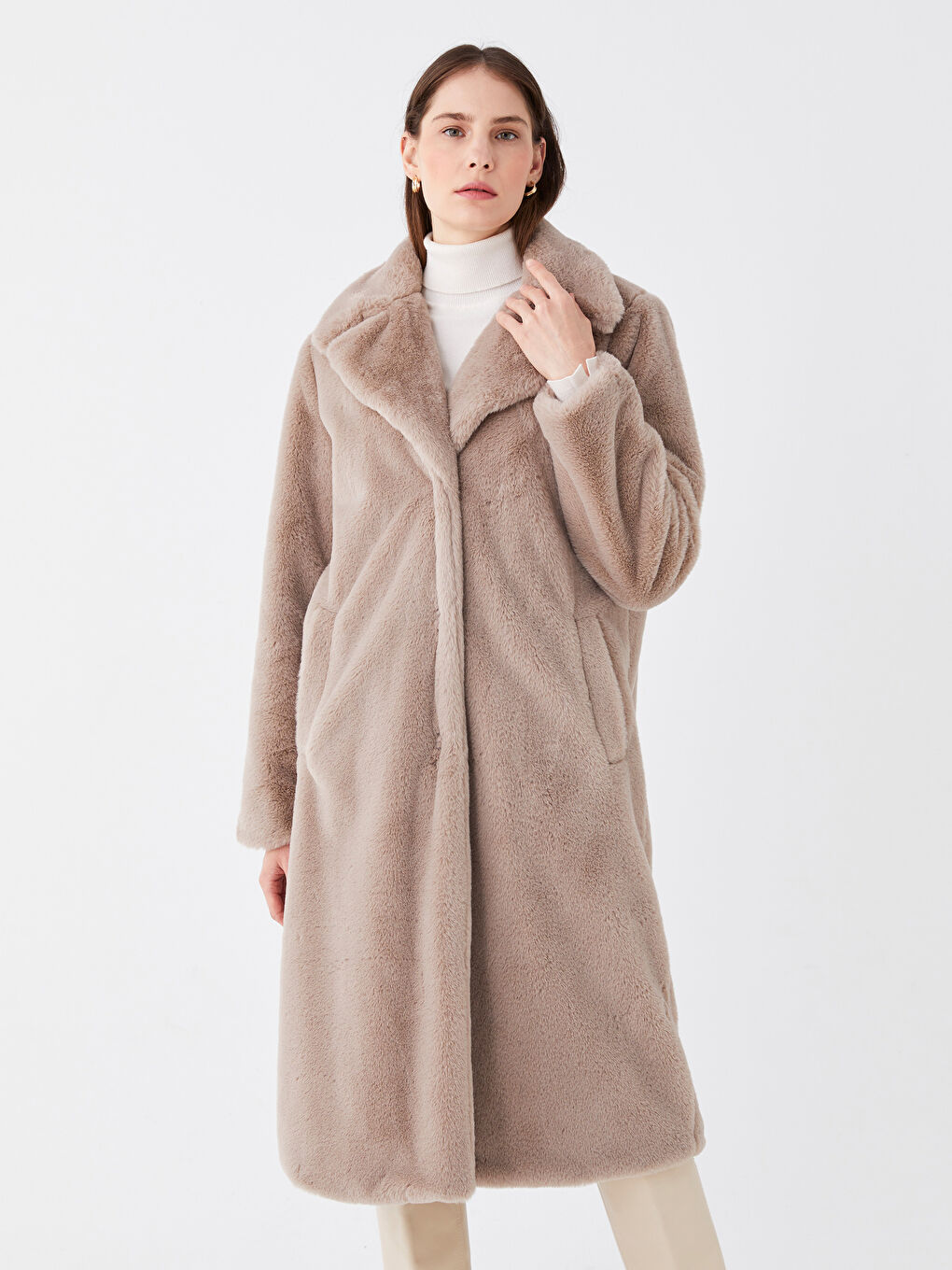 Әйелдерге арналған мойын өрнексіз үлпілдек пальто