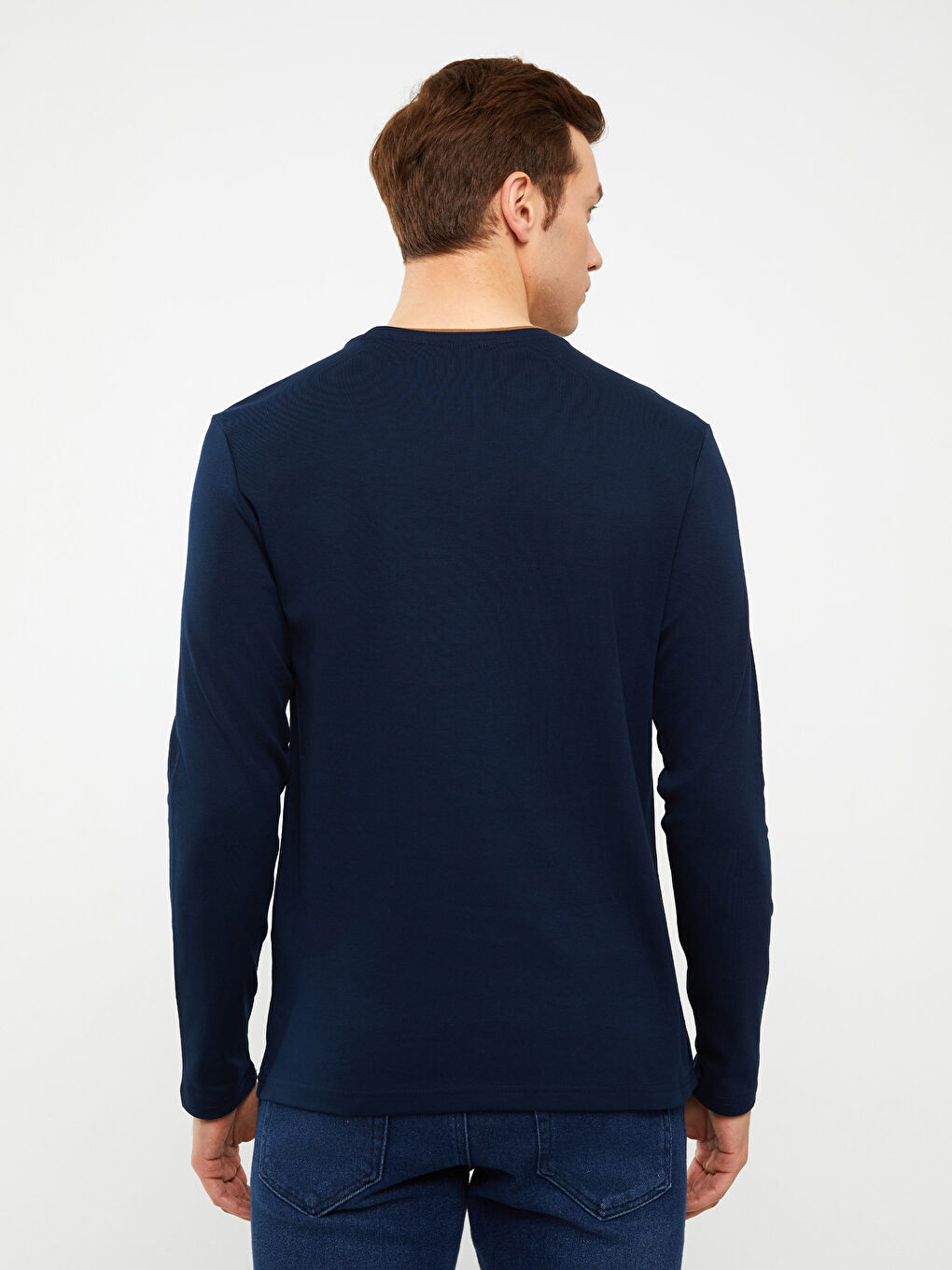 მრგვალი საყელო გრძელმკლავიანი ნაბეჭდი მამაკაცის მაისური-4