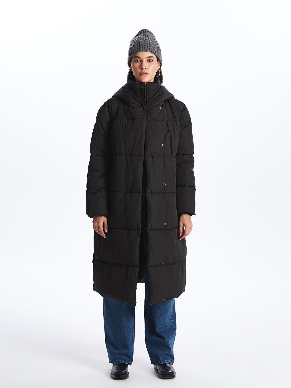 Siyah Kadın Kapüşonlu Düz Şişme Mont-1