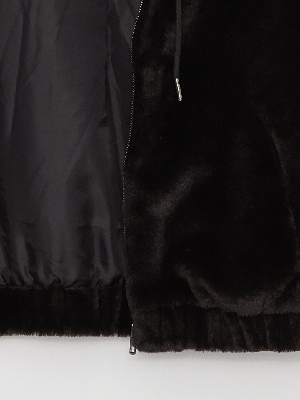 Siyah Kadın Kapüşonlu Düz Pelüş Mont-8