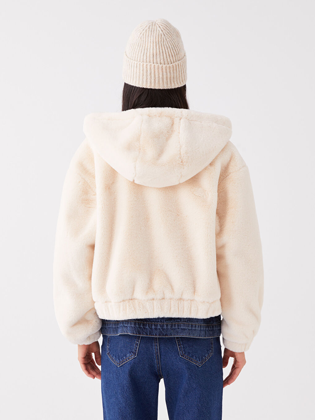 Ekru Kadın Kapüşonlu Düz Pelüş Mont-5