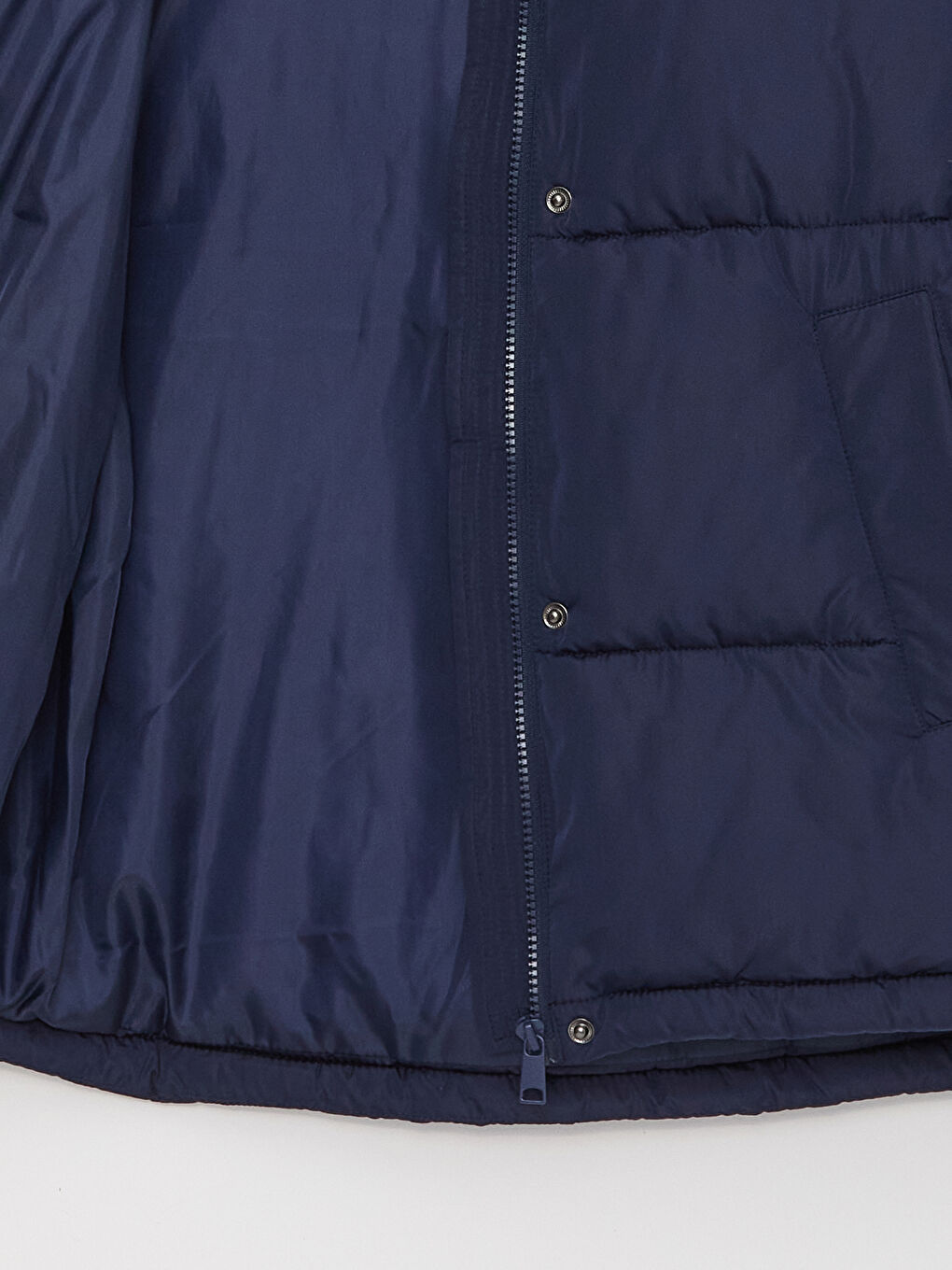 LCW Vision Dik Yaka Düz Oversize Kadın Şişme Mont -W32238Z8-VB1