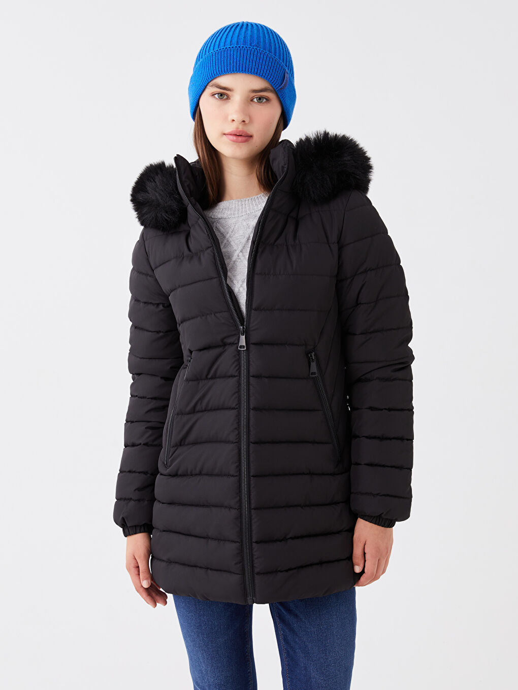 Siyah Kadın Kapüşonlu Düz Şişme Mont