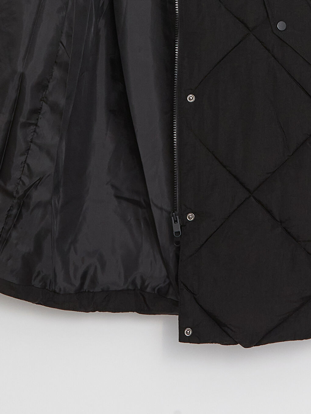 Siyah Kapüşonlu Kapitone Kadın Şişme Mont-7