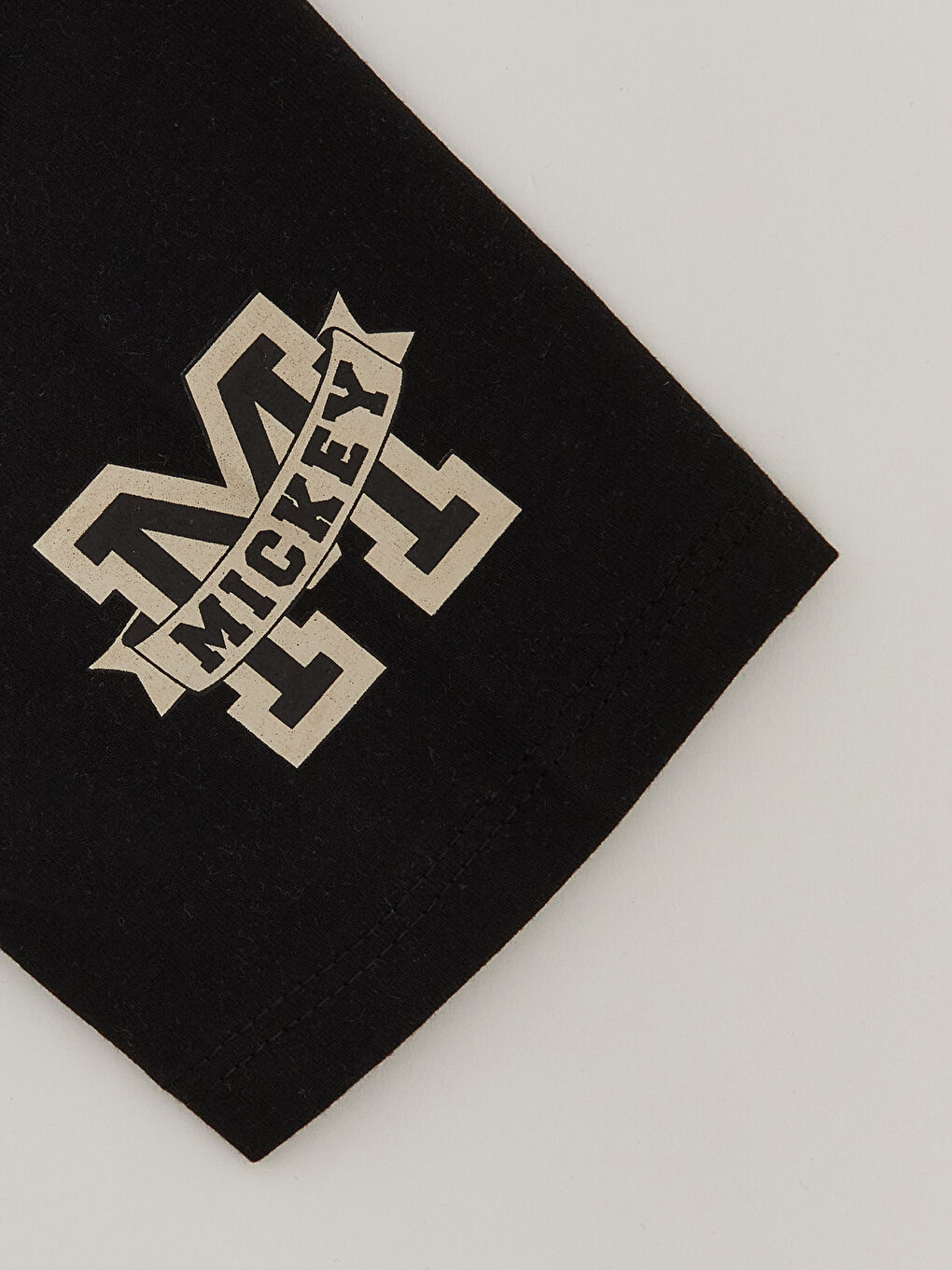 LCW Kids Majica sa okruglim izrezom, štampanim motivom Miki Mausa, kratkih rukava za devojčice -W32451Z4-CVL