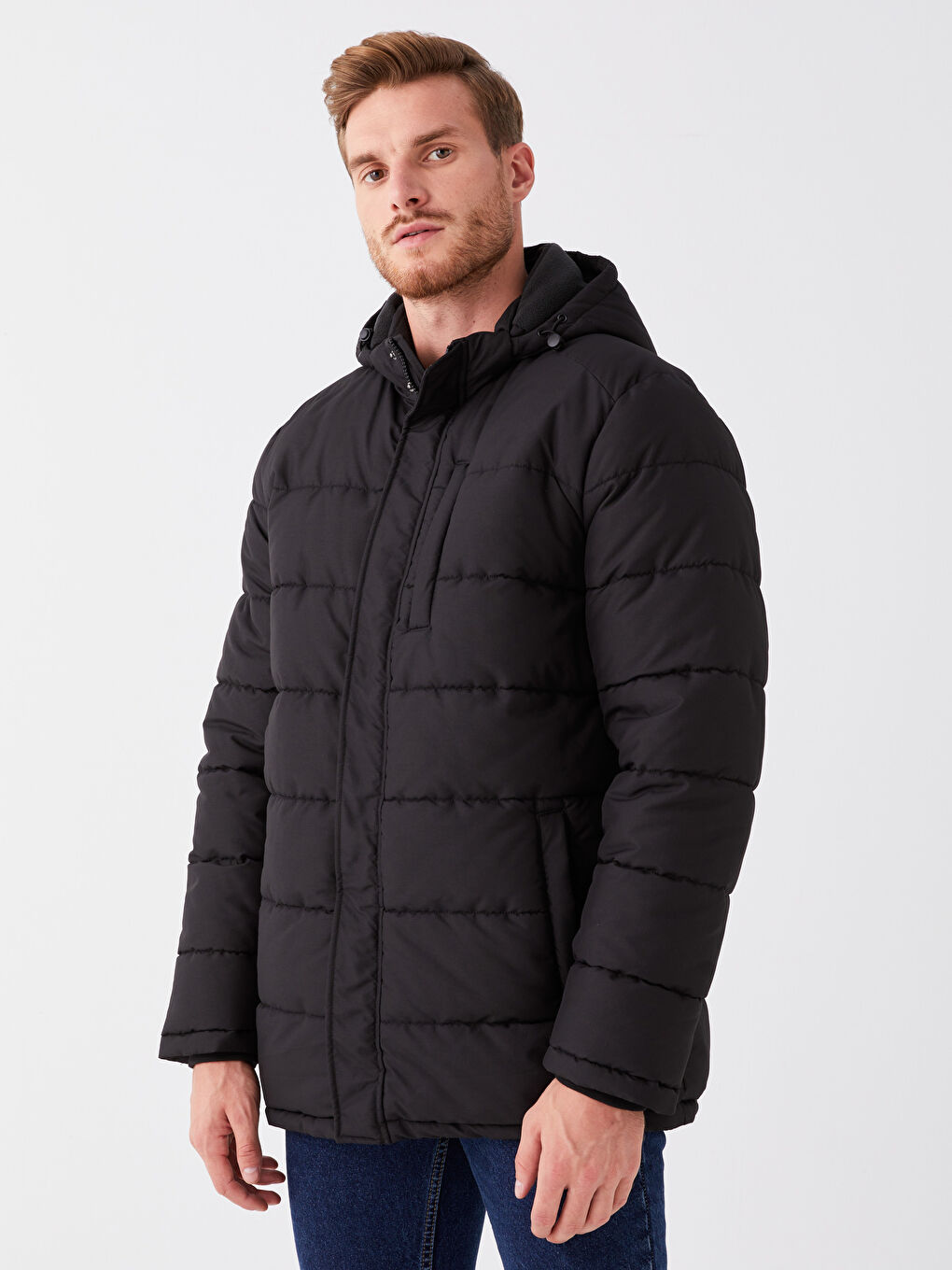 Siyah Standart Kalıp Kapüşonlu Erkek Şişme Mont