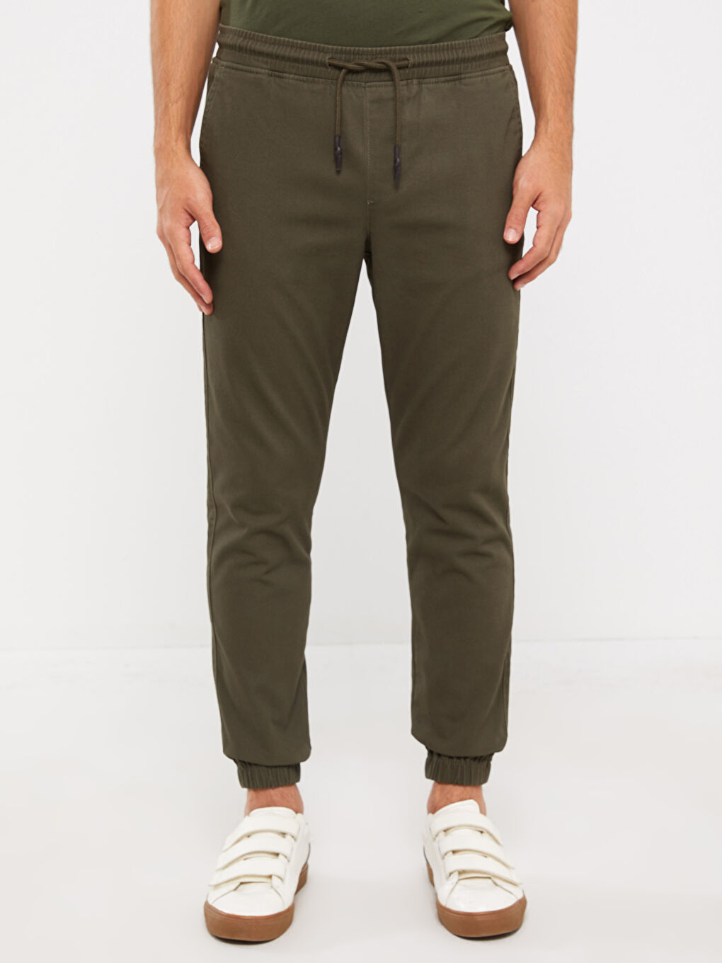 Muške džoger pantalone od gabardena slim fit -W32536Z8-SEM