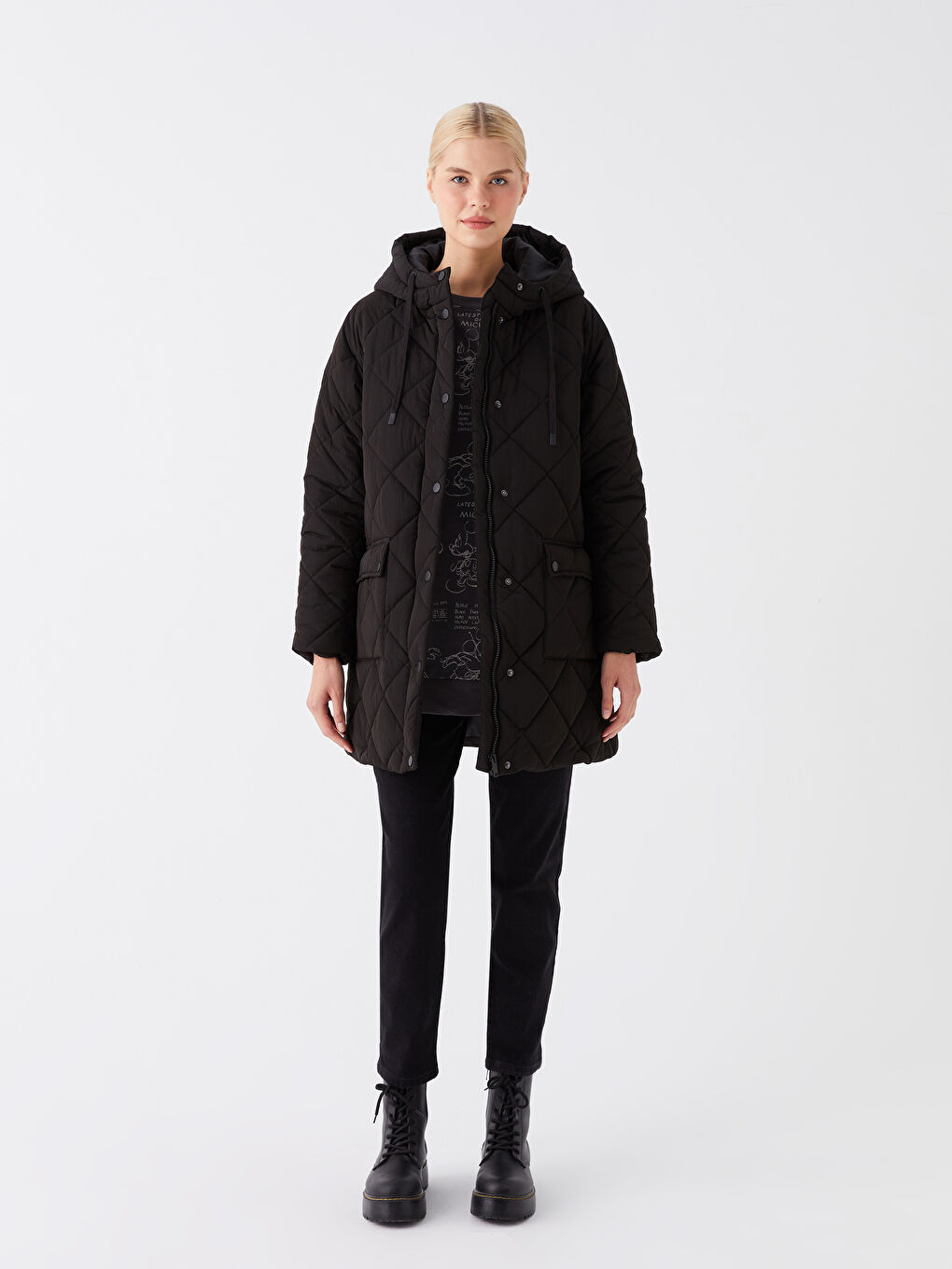 Siyah Kapüşonlu Kapitone Oversize Kadın Şişme Mont-2