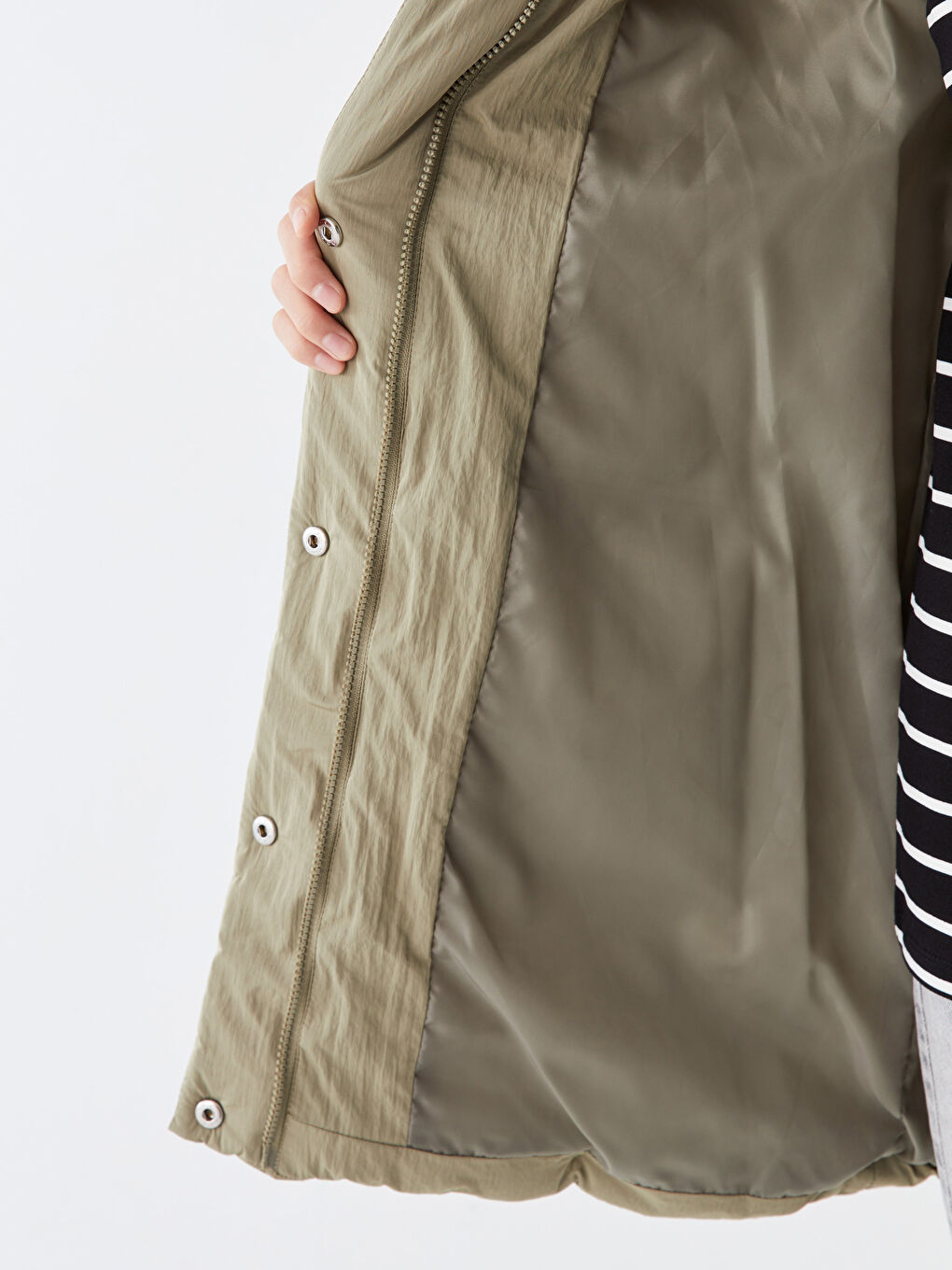 Haki Kapüşonlu Kapitone Oversize Kadın Şişme Mont-4