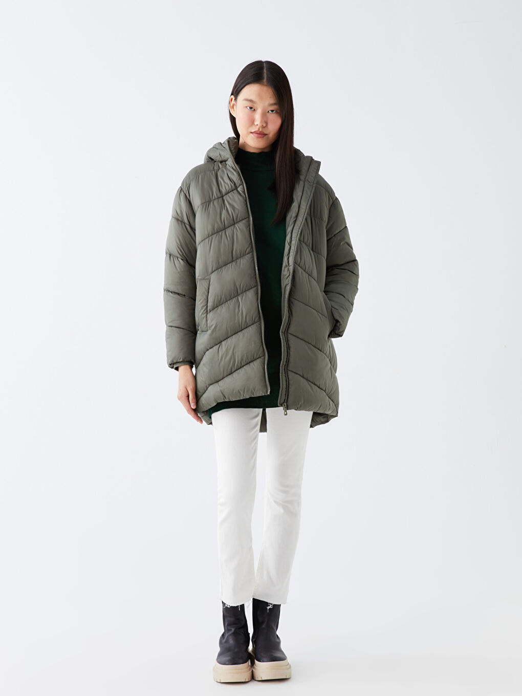 LCW Modest Gri Kapüşonlu Düz Uzun Kollu Oversize Kadın Şişme Mont - 2