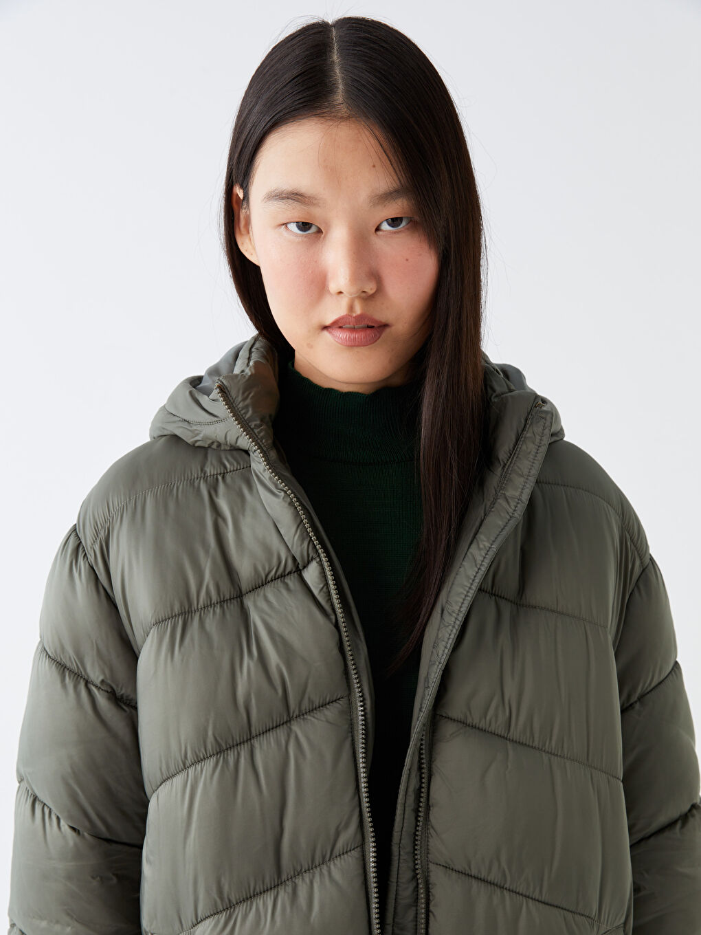 LCW Modest Gri Kapüşonlu Düz Uzun Kollu Oversize Kadın Şişme Mont - 3