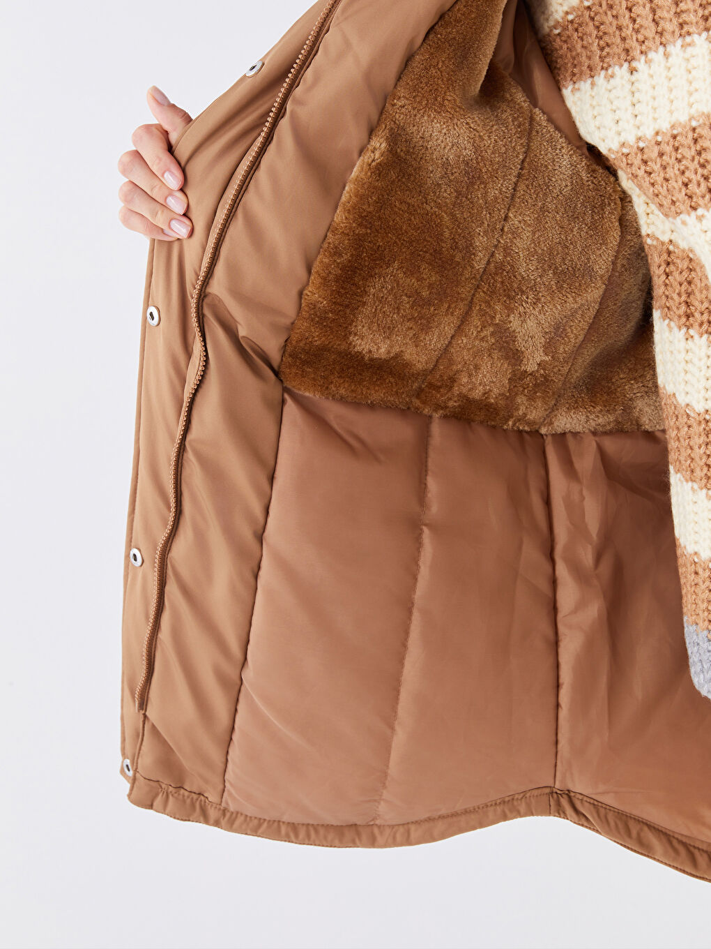 LCW Modest Kahverengi Kadın Kapüşonlu Düz Parka - 4