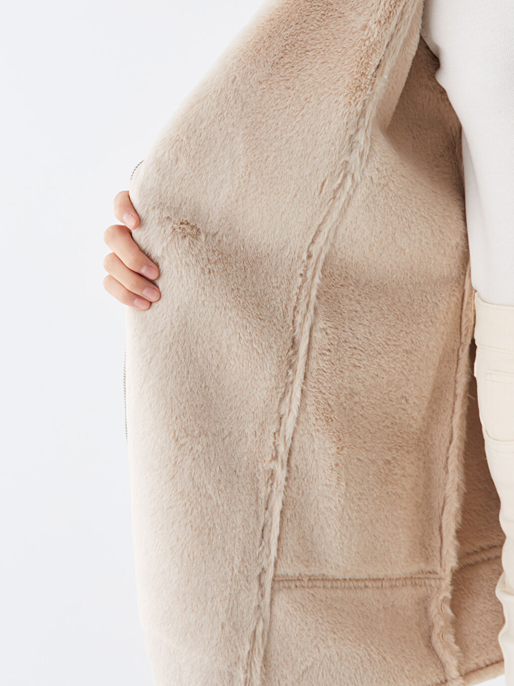 جاكيت جلد صناعي سادة بياقة بايكر للسيدات-6