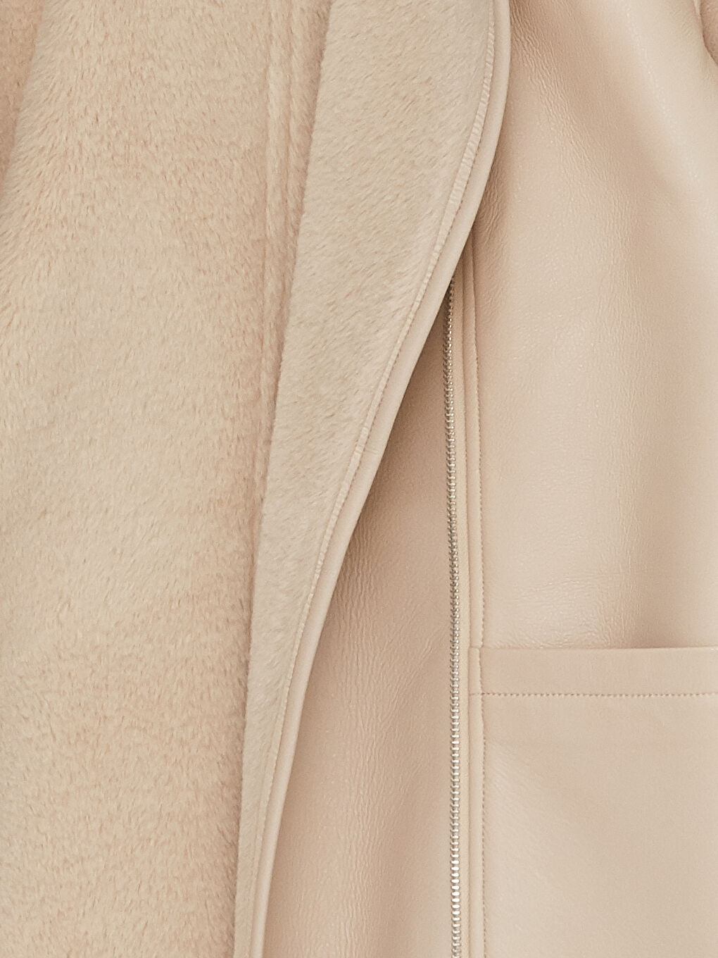 جاكيت جلد صناعي سادة بياقة بايكر للسيدات-10