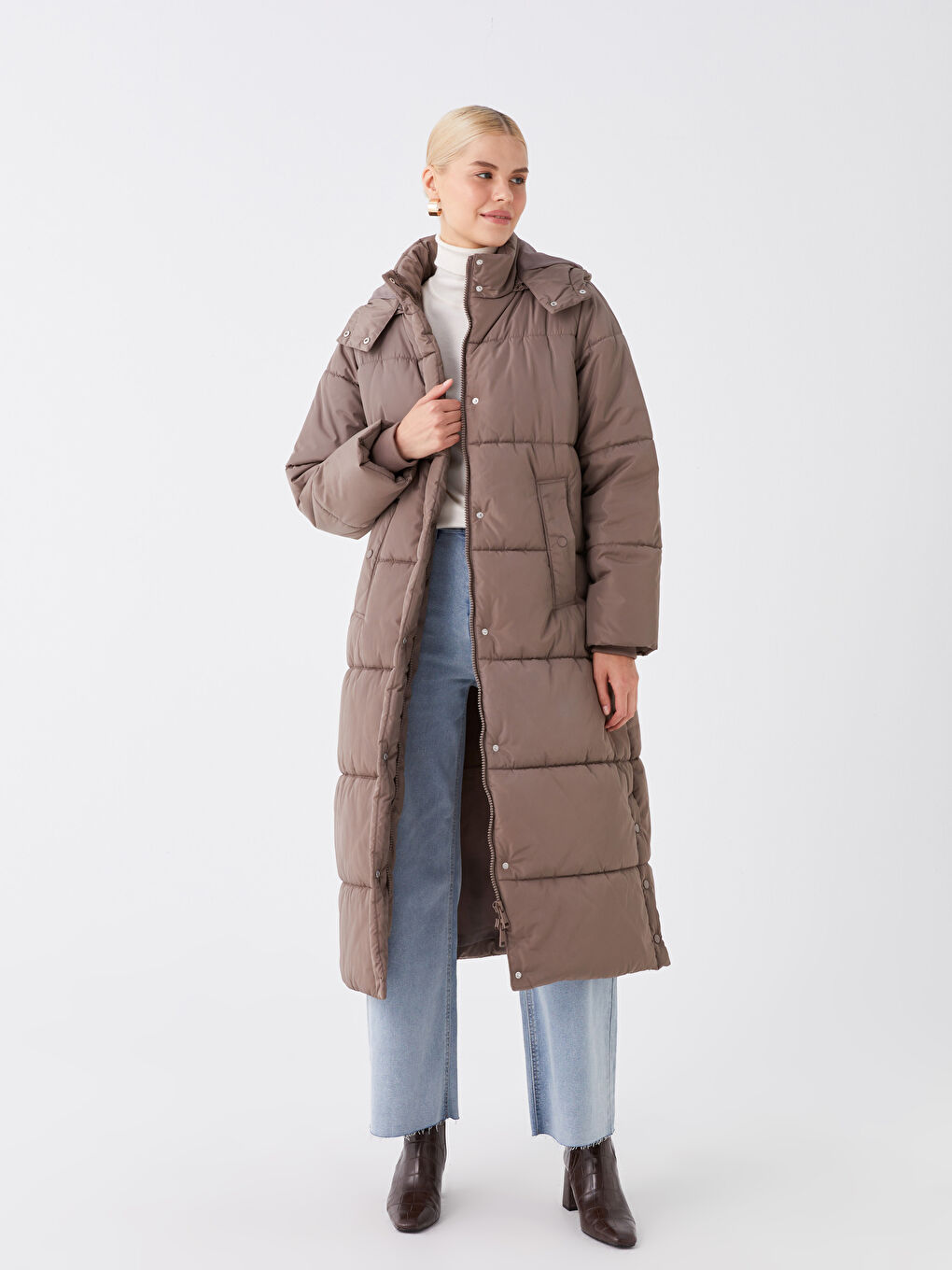 Bej Kadın Kapüşonlu Düz Şişme Mont