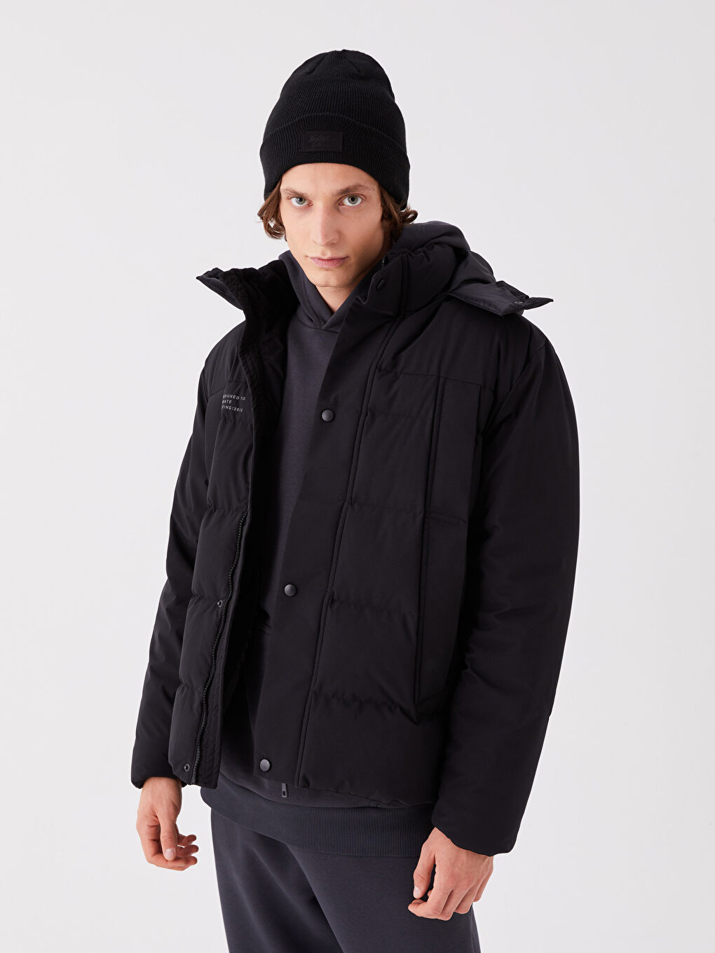 بالطو منتفخ بفتحة عادية بكابوش للرجال