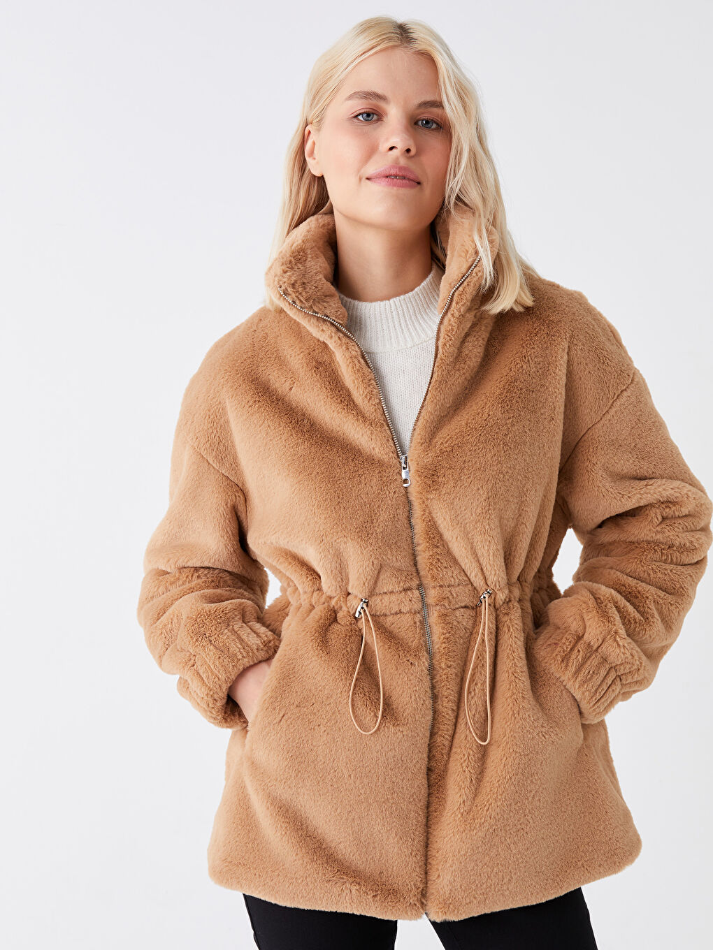 Bej Dik Yaka Kadın Kürk Kaban