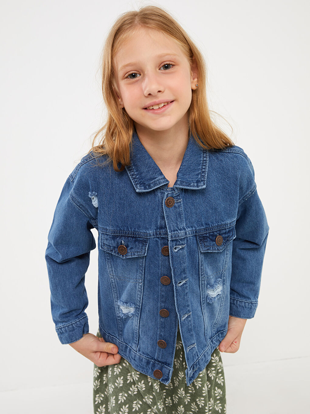 LCW Kids İndigo Yırtık Detaylı Kız Çocuk Jean Ceket