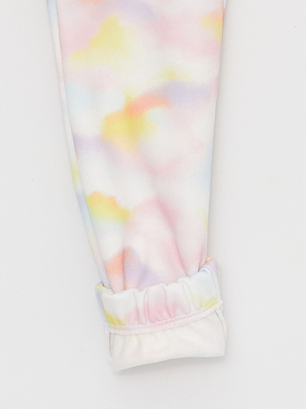 LCW Kids Elastic Waist Batik Patterned Girl Jogger Sweatpants -W32823Z4-F9C