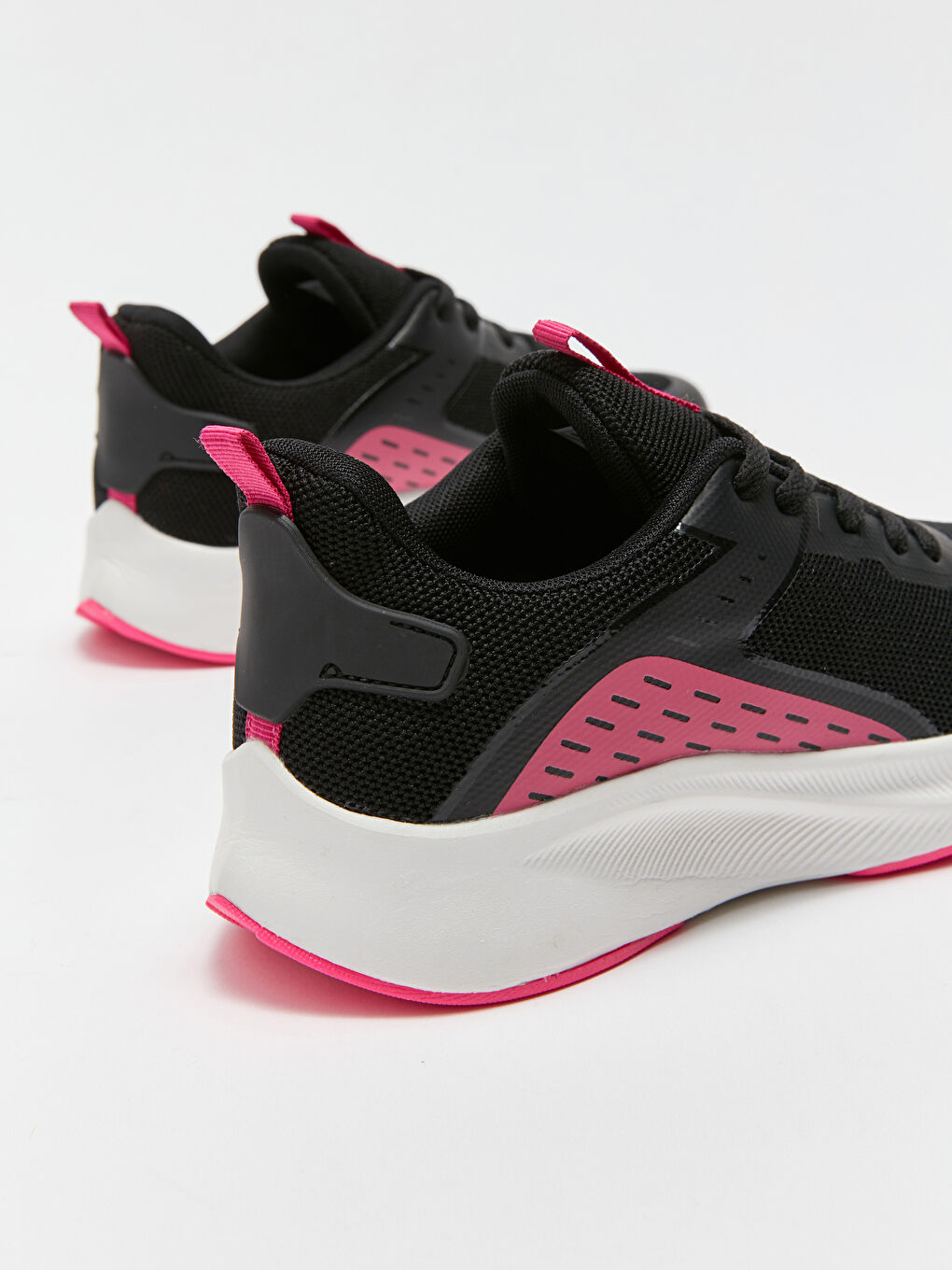 LCW STEPS Baskılı Bağcıklı Kız Çocuk Aktif Spor Ayakkabı -W32839Z4-HUC