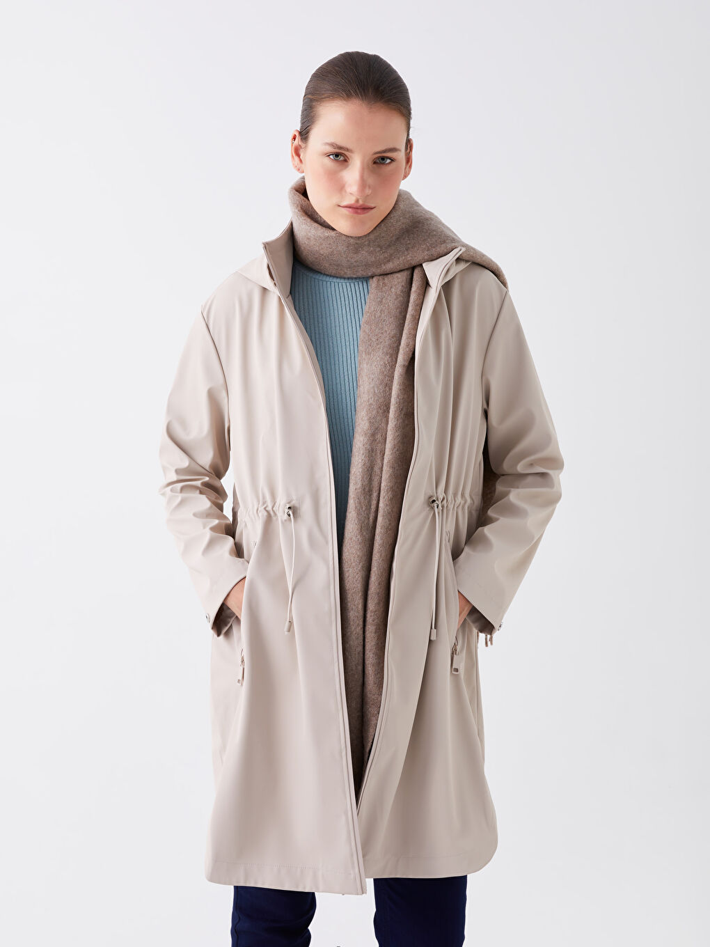Gri Kadın Kapüşonlu Düz Yağmurluk-1