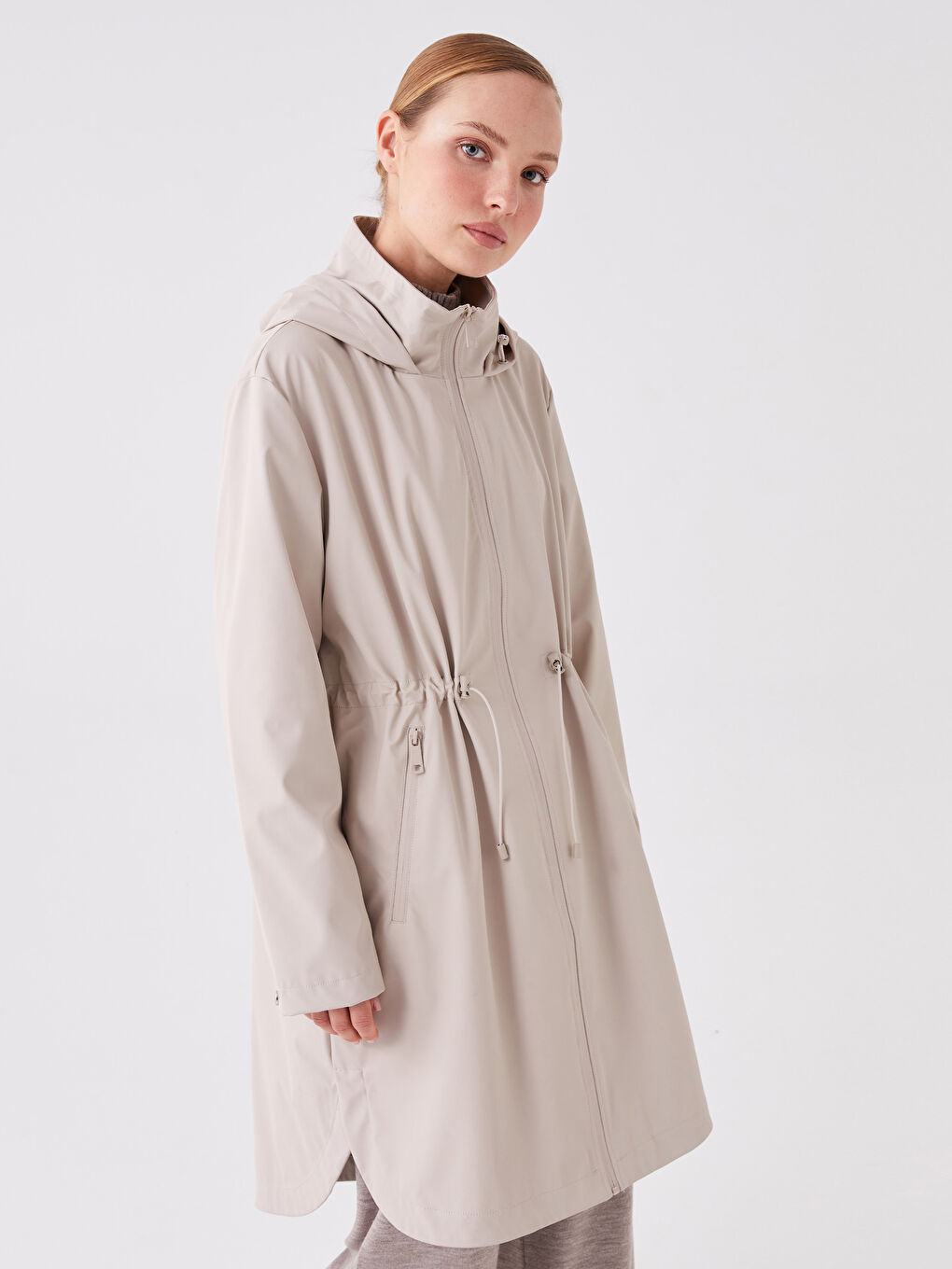 Gri Kadın Kapüşonlu Düz Yağmurluk