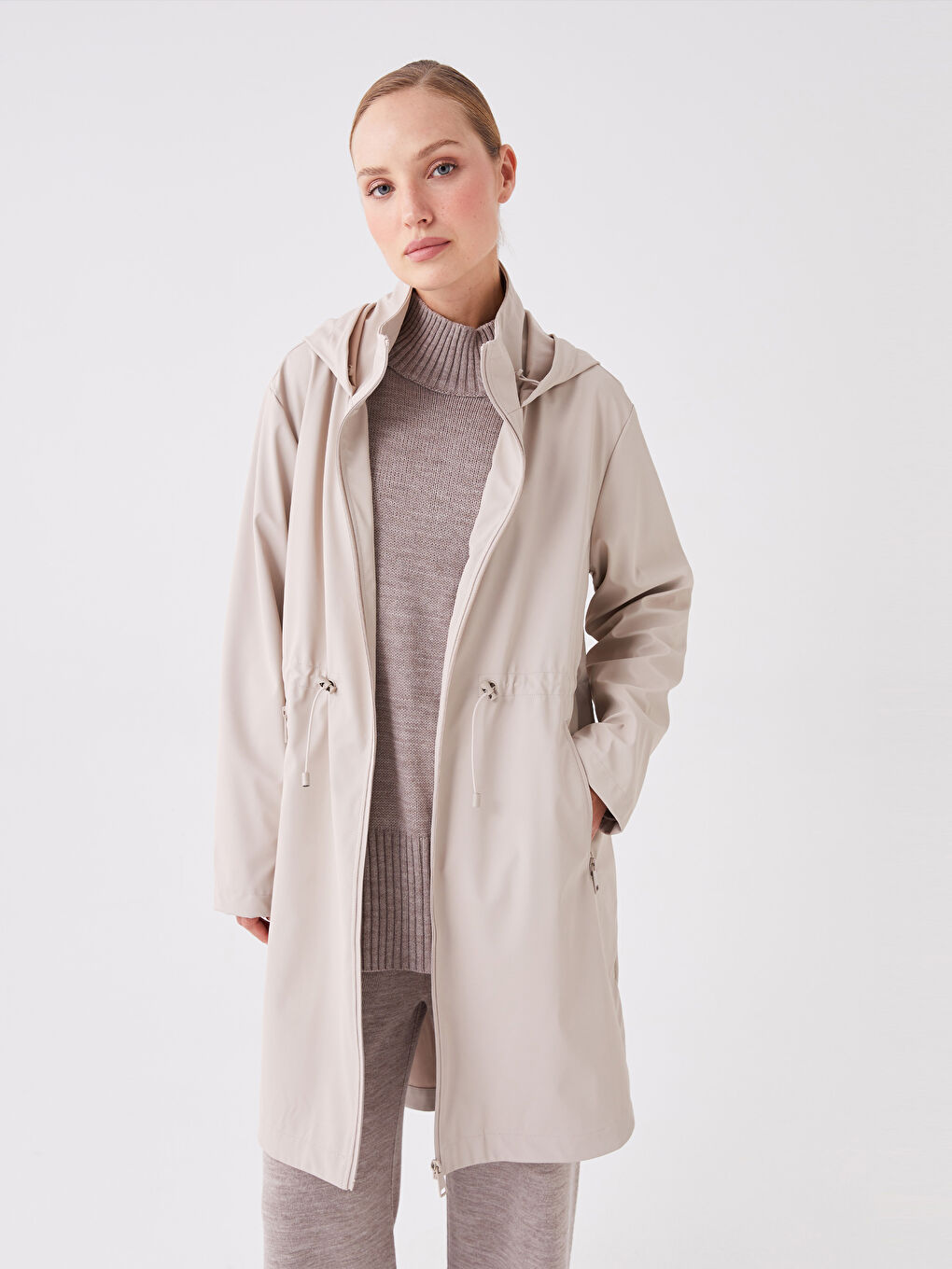 Gri Kadın Kapüşonlu Düz Yağmurluk-2
