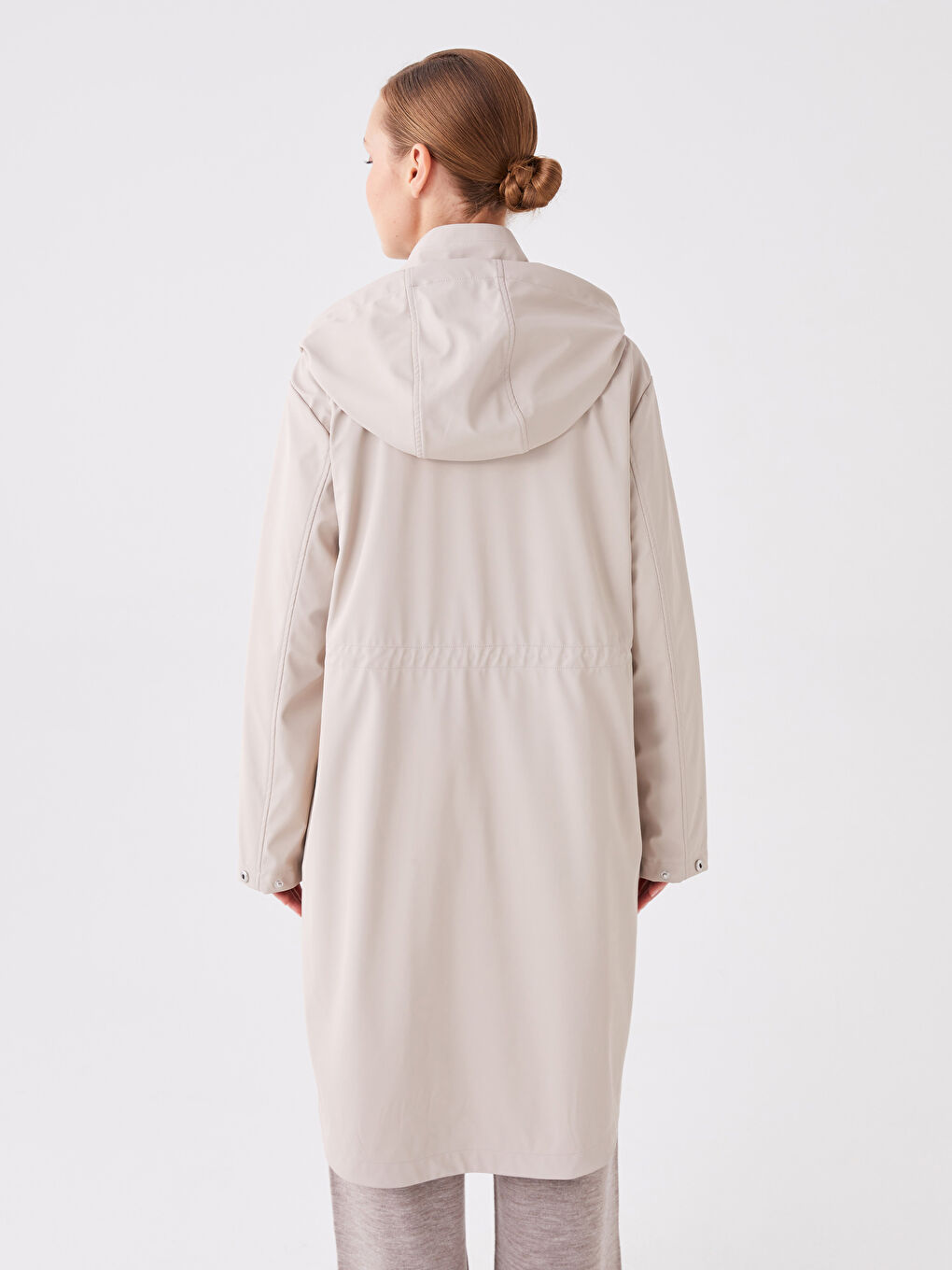 Gri Kadın Kapüşonlu Düz Yağmurluk-10