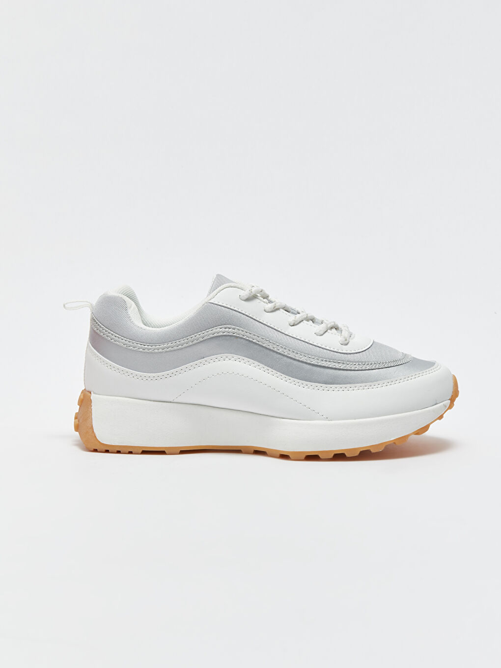 Жіночі кросівки на шнурівці-1