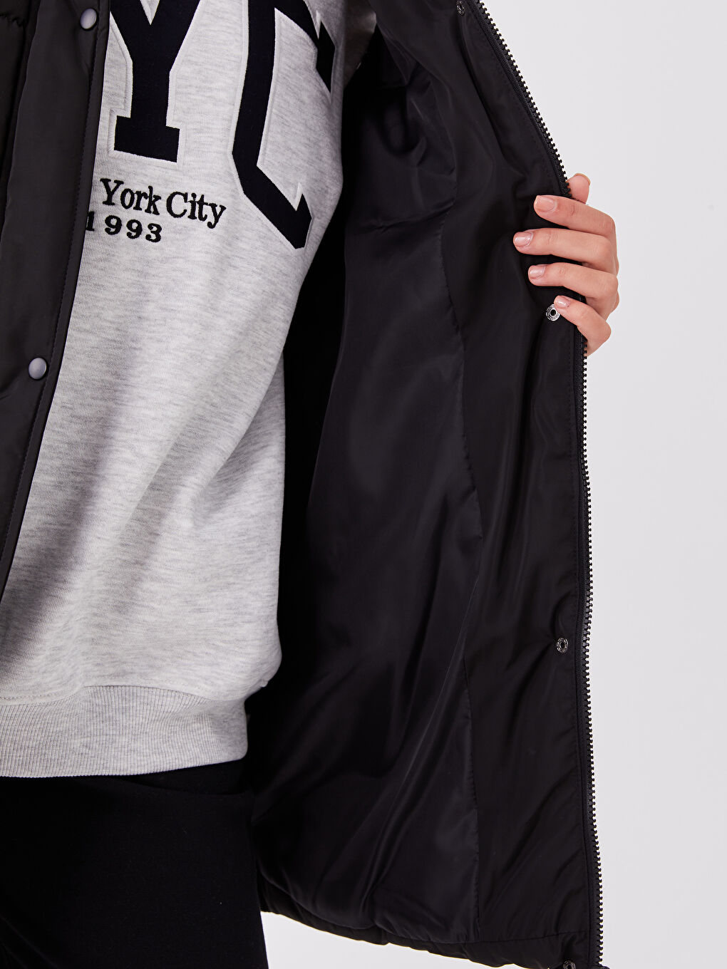 Vestă matlasată simplă cu glugă pentru femei-4