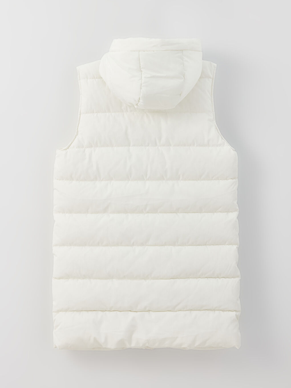 Женский однотонный дутый жилет с капюшоном-8
