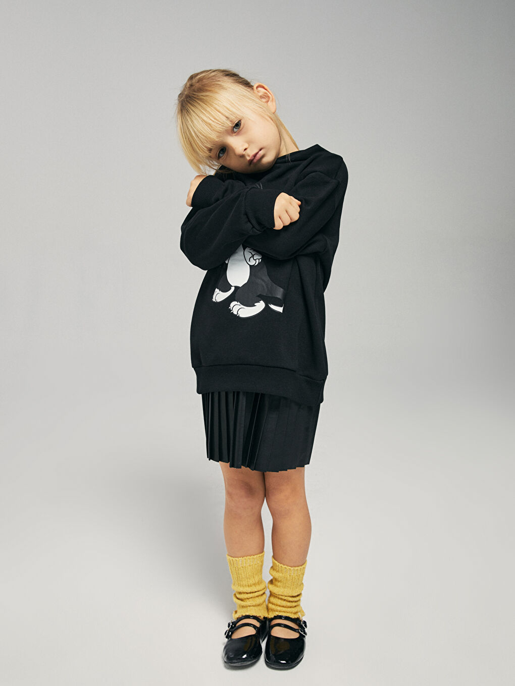 Siyah Beli Lastikli Deri Görünümlü Pileli Kız Çocuk Etek-1
