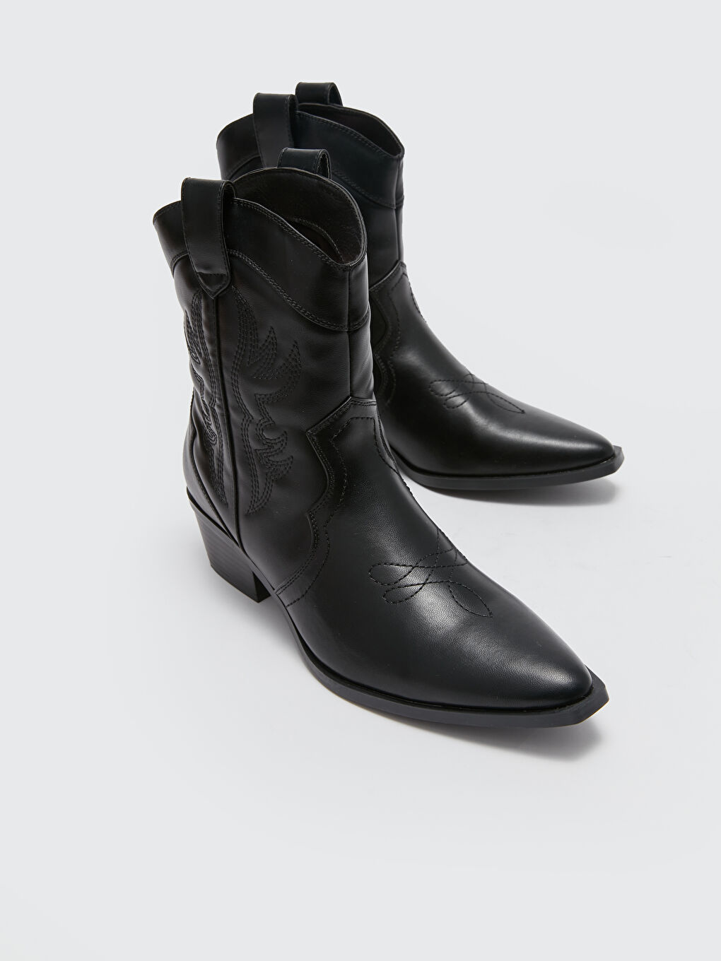 پووتى پاژنەدارى ژنان لە چەرمى دەستکرد-2