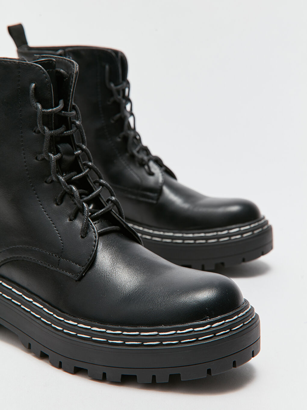 Bottes en Similicuir à Lacets et Fermeture Éclair pour Femmes-2