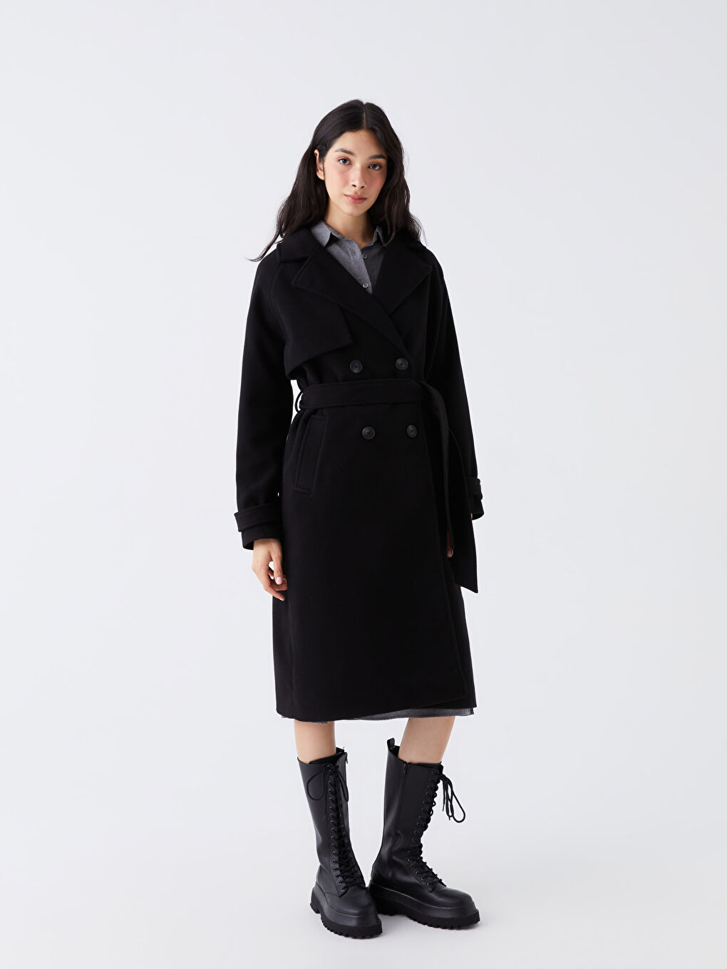 Siyah Kadın Kruvaze Yaka Düz Kaşe Kaban