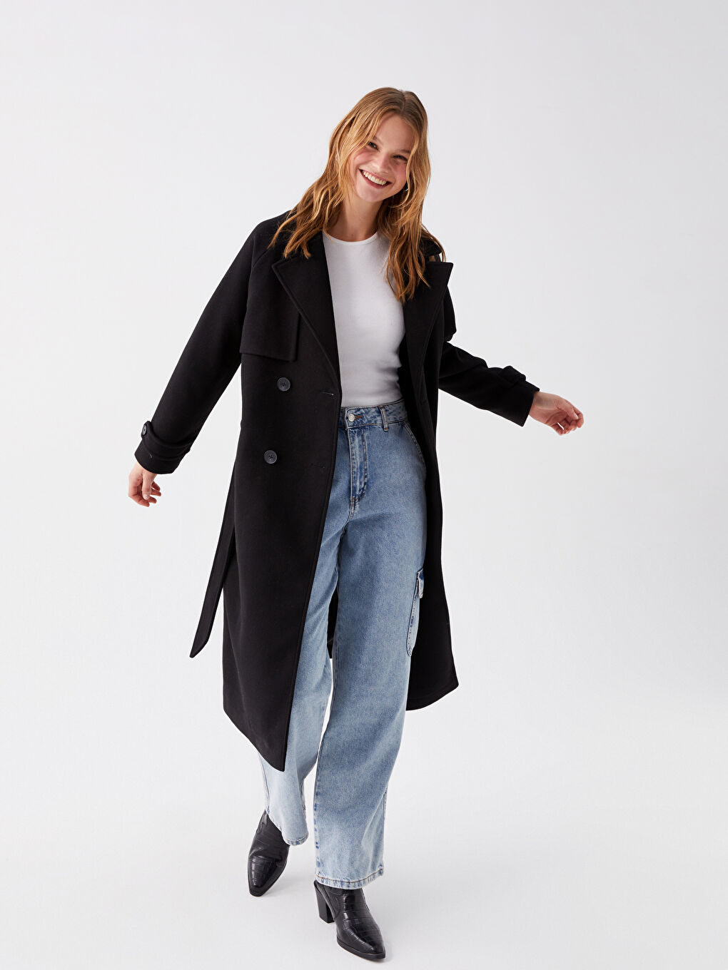 Siyah Kadın Kruvaze Yaka Düz Kaşe Kaban-1