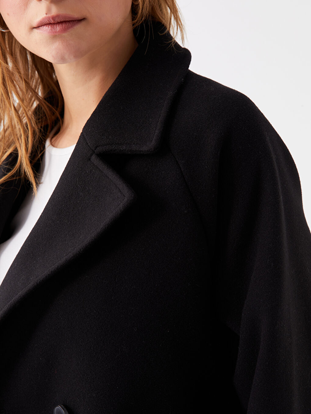 Siyah Kadın Kruvaze Yaka Düz Kaşe Kaban-3