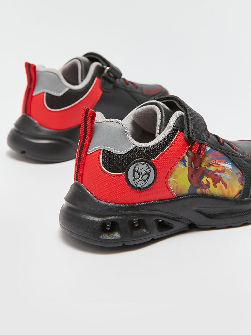 LCW STEPS Spiderman Baskılı Taban Işıklı Erkek Bebek Spor Ayakkabı -W33233Z1-V9J