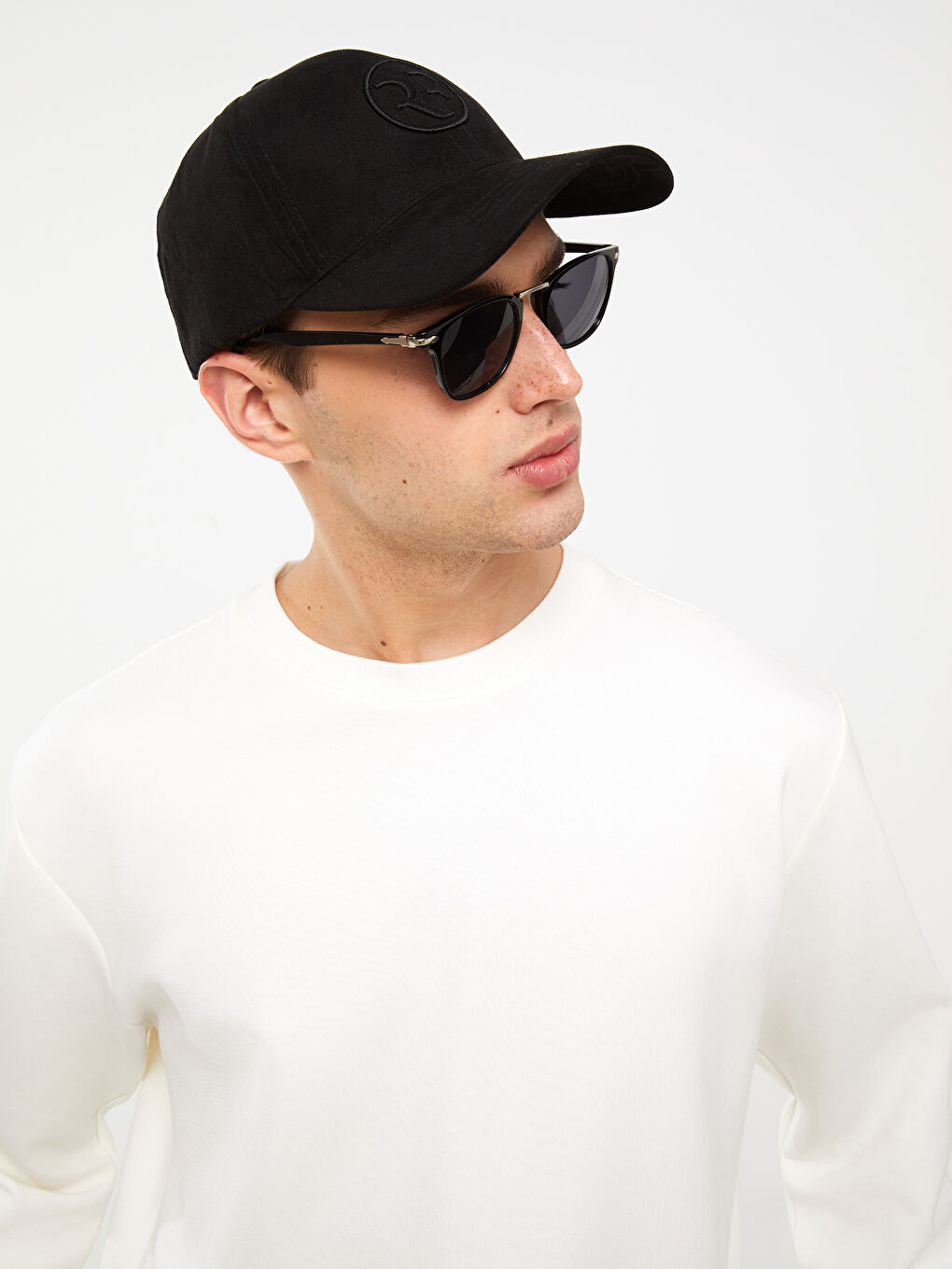 Embroidered Men's Baseball Cap-1